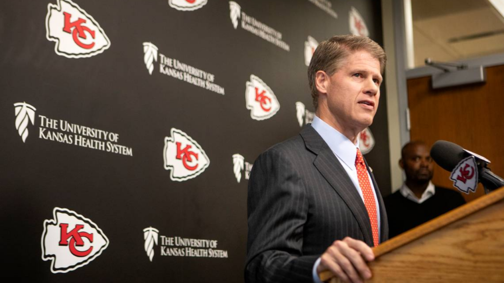 clark hunt net worth