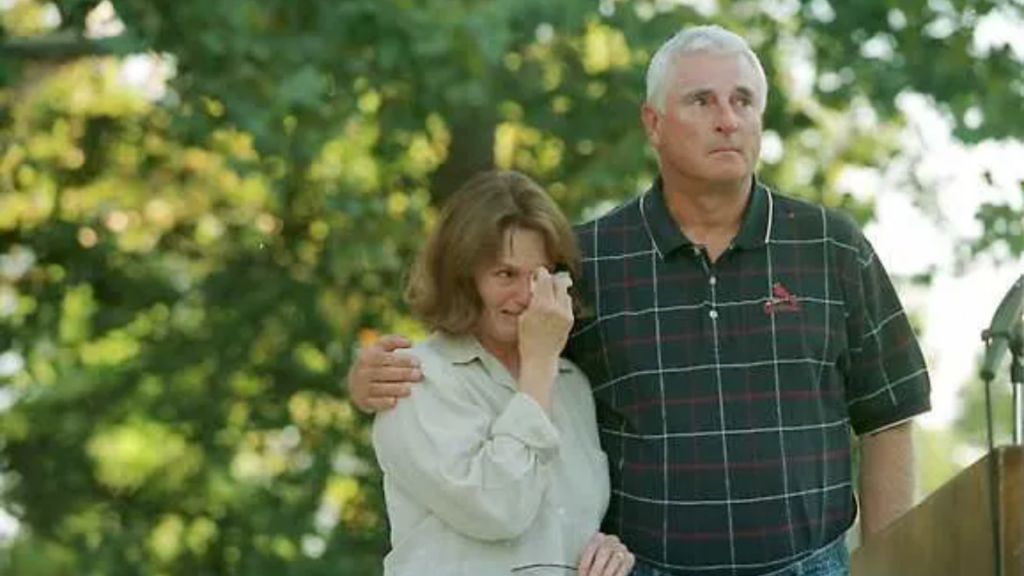 bob knight net worth