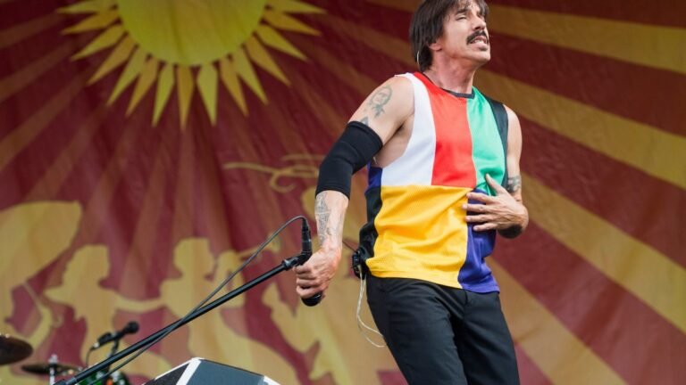 who is anthony kiedis dating