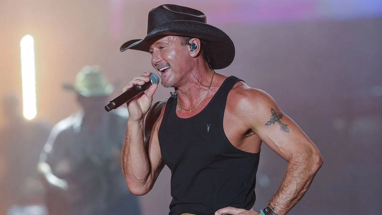 Tim McGraw Plastic Surgery- What Changes Has He Done To His Face? - SCPS  Assam